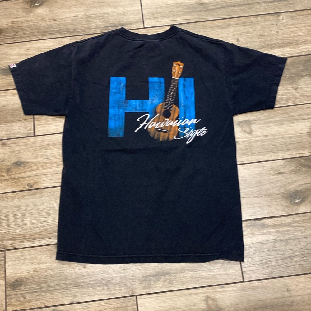 Hawaiian Style Guitar Tee Size M